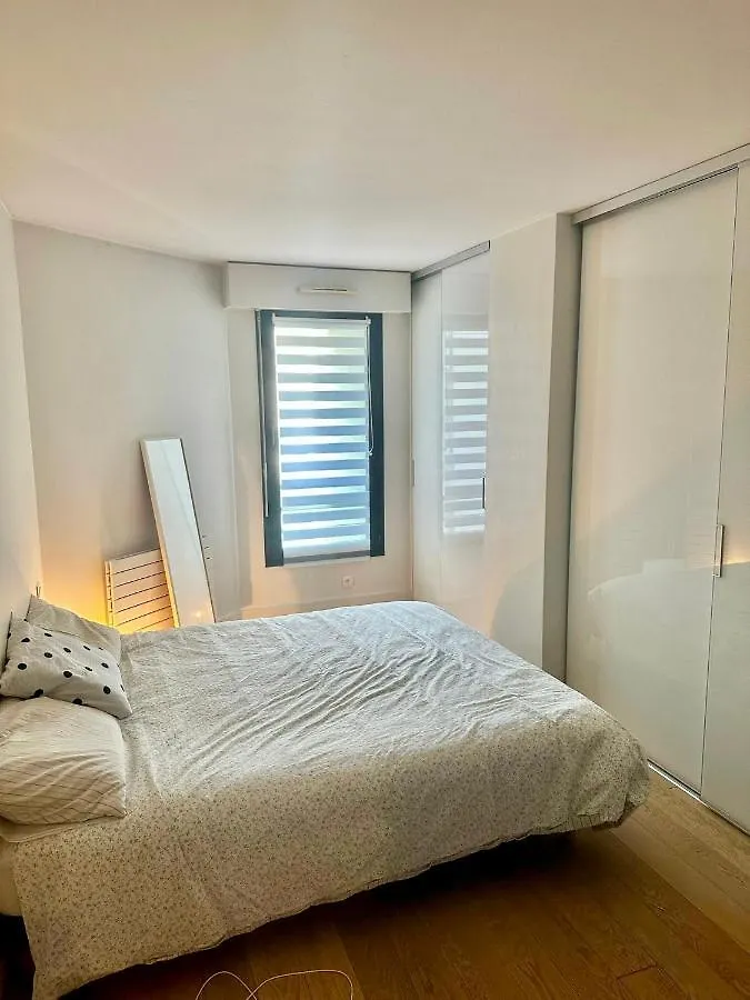 Eiffel Tower Apartment Paris 0*,